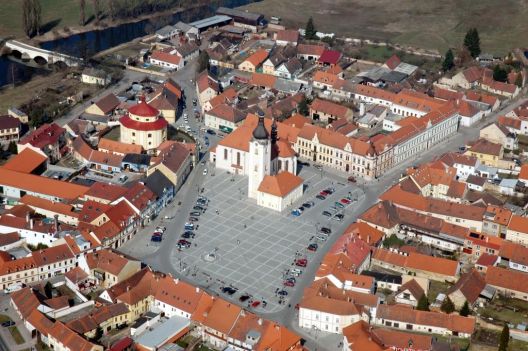 Město a kostel Dobřany